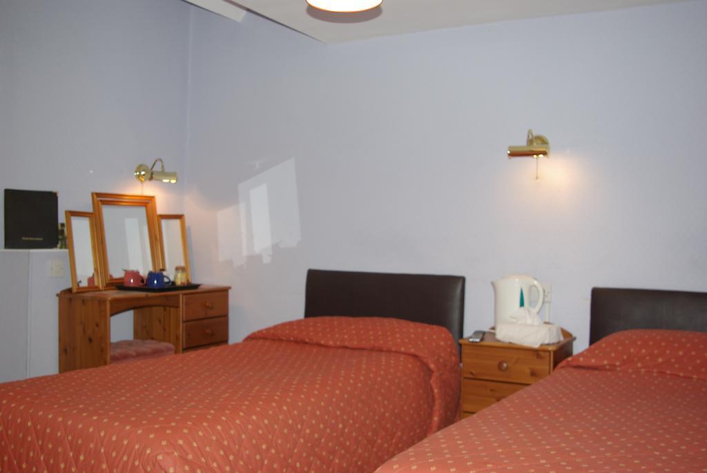 Menai Bank Hotel Карнарвон Номер фото